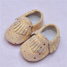 Load image into Gallery viewer, Genuine Leather First Walkers Flash Dots Baby shoes Fringe Baby Moccasins Soft bottom newborn Bebe shoes